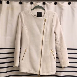 White Guess Coat!! Like NEW!!